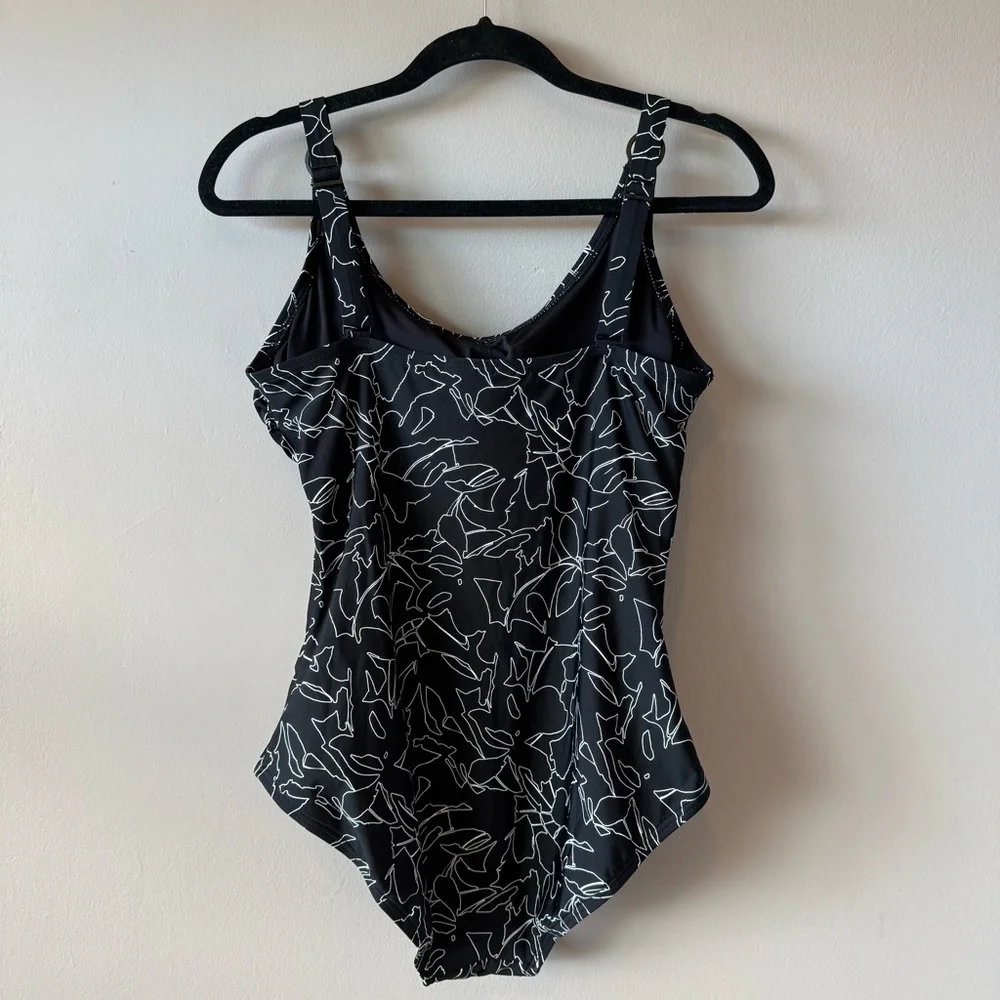 DKNY Women's Black and White Starburst One Piece Bathing Suit Size Large‎ - Picture 11 of 15